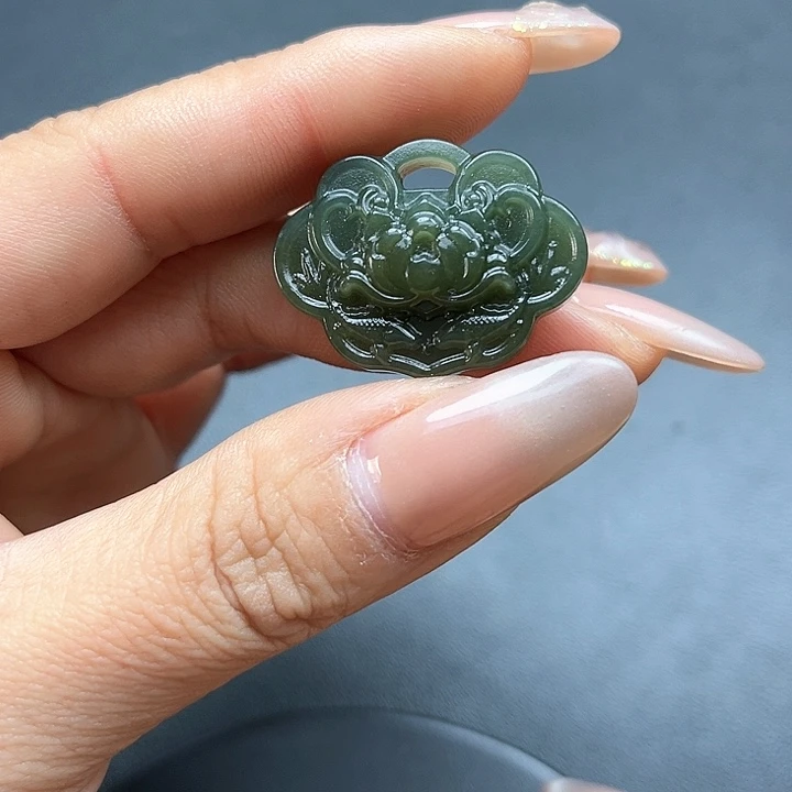 【闪购商品】颈饰未镶嵌和田玉