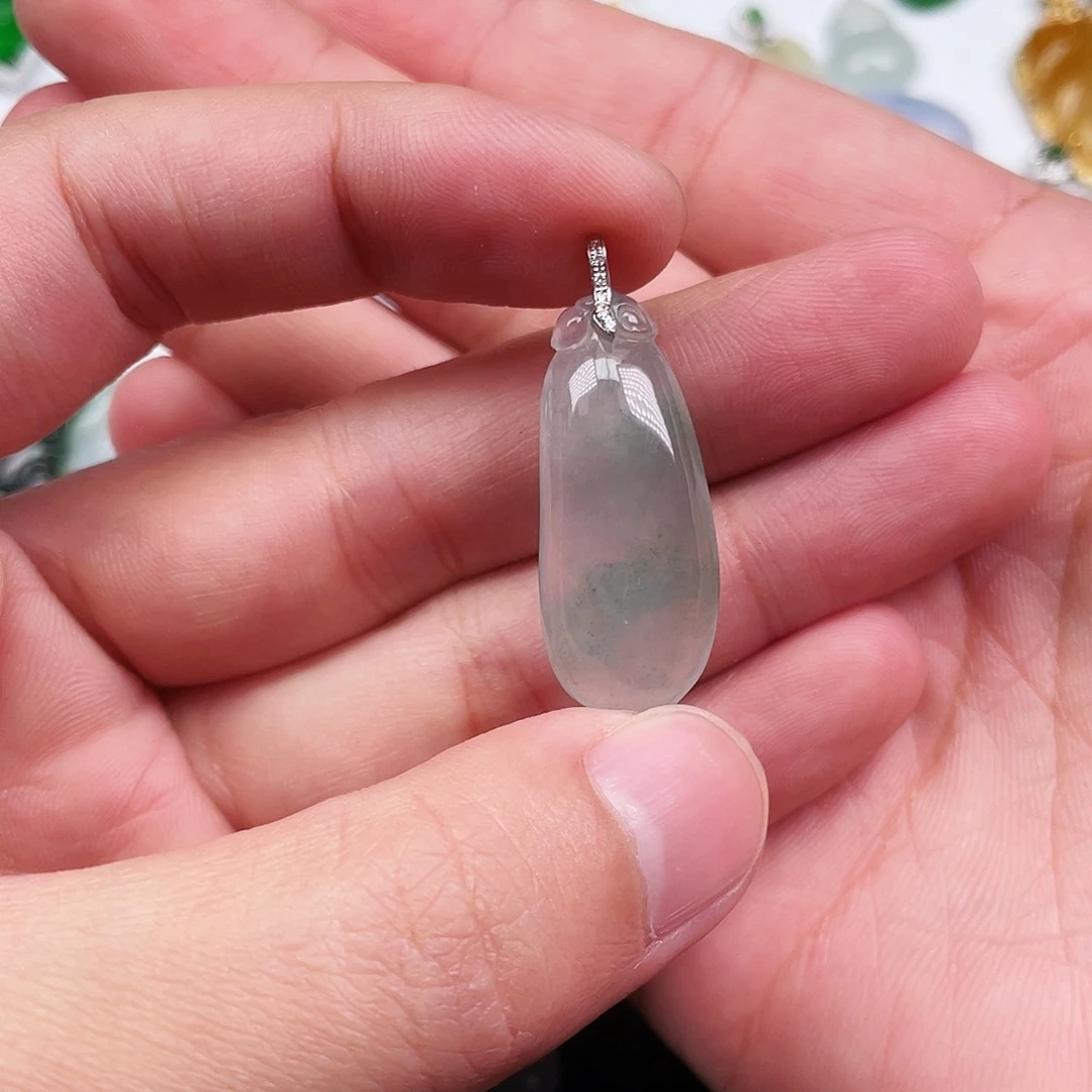 翡翠18K金镶嵌颈饰翡翠