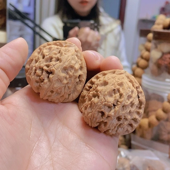 【闪购商品】文玩核桃把件妙**空41白狮子油大肚子