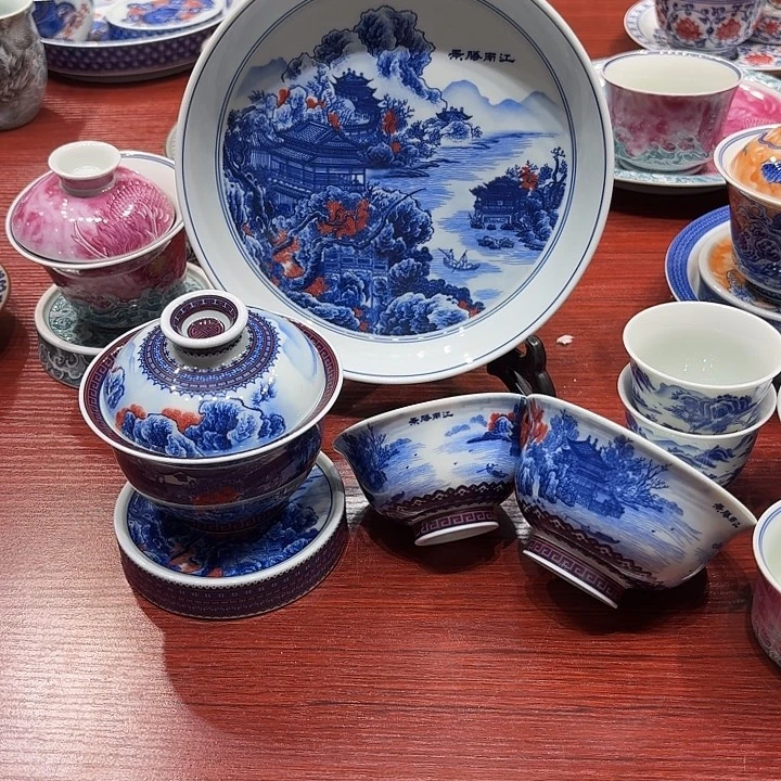 景德镇的陶瓷艺术作品在全国