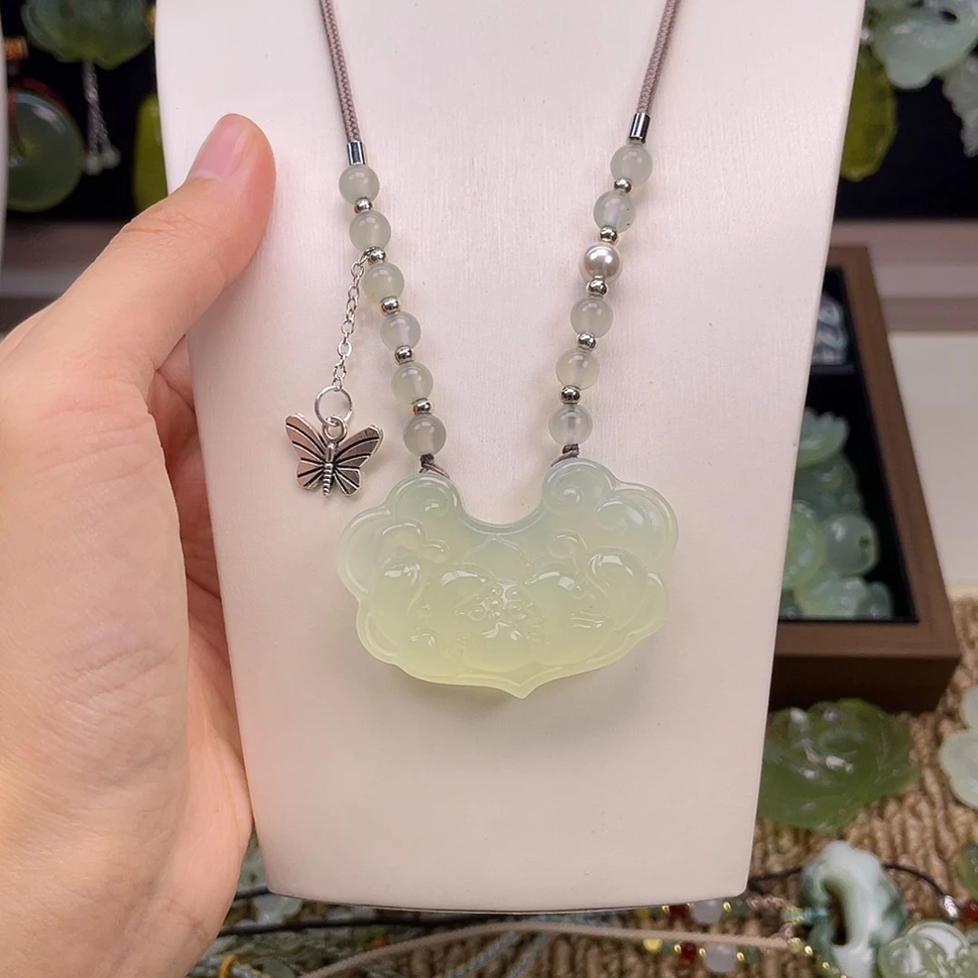 Y***杜蛇纹石玉未镶嵌颈饰