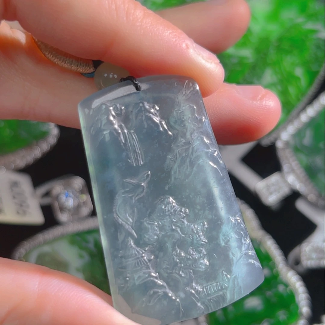 翡翠颈饰未镶嵌山水牌