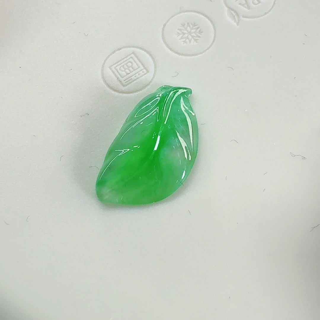 翡翠颈饰未镶嵌叶子