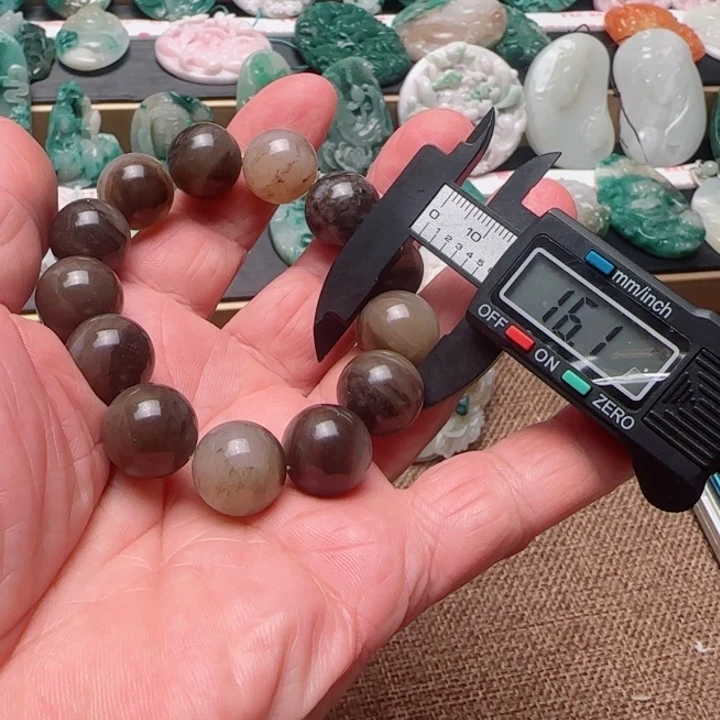 独山玉未镶嵌颈饰