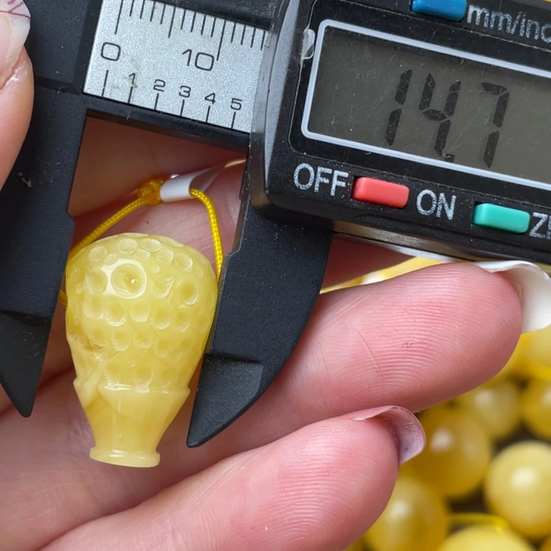 未镶嵌琥珀裸石蜜蜡113