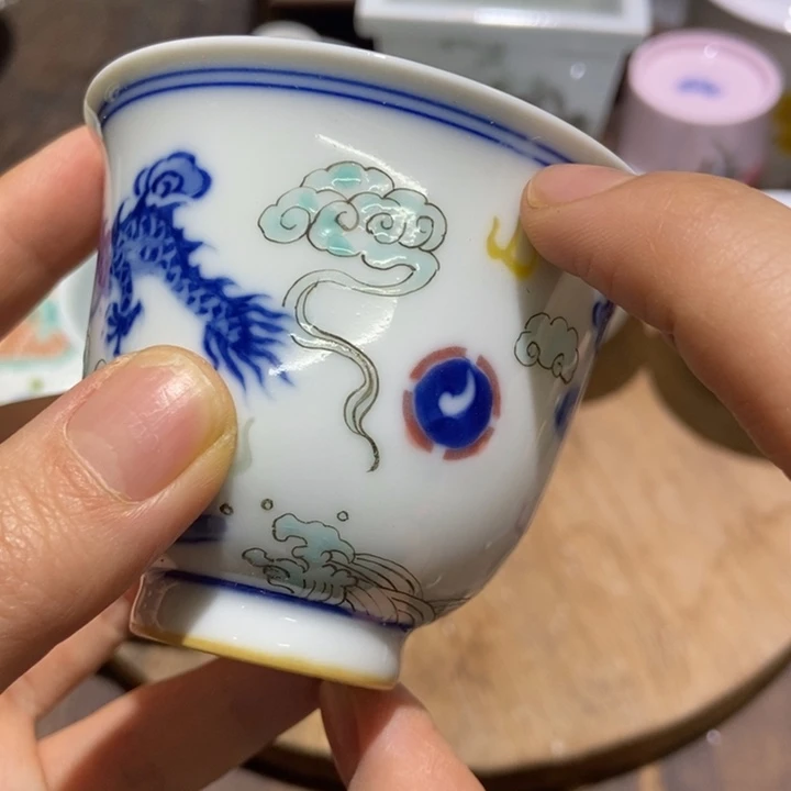 小***虫陶瓷艺术品的制作