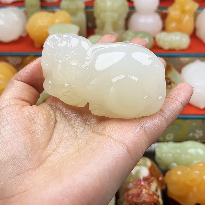 天***宝石材貔貅手把摆件