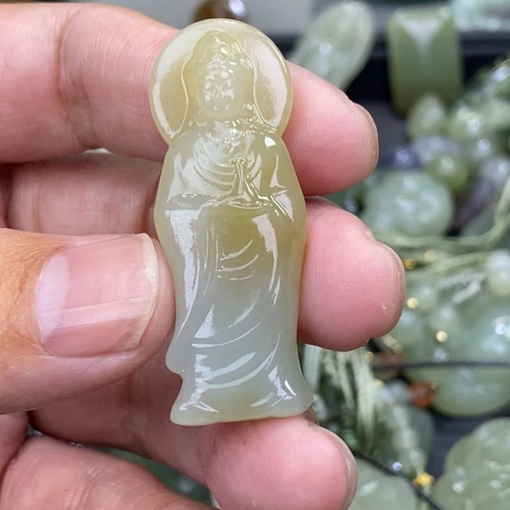 一***一和田玉未镶嵌颈饰