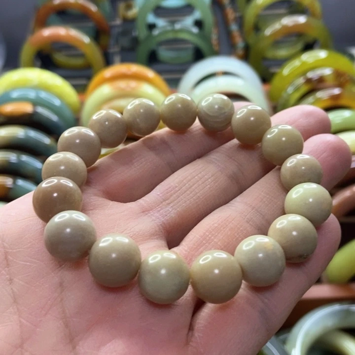 蛇纹石玉手镯未镶嵌