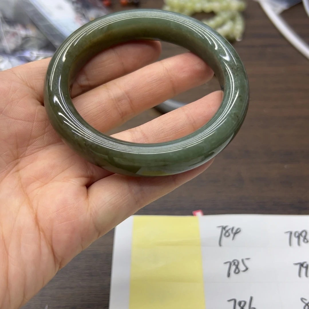 和田玉未镶嵌手镯59.6圈围777