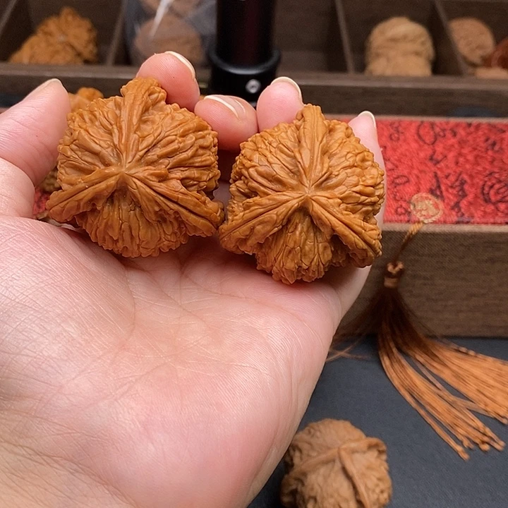 嗯***净文玩核桃把件白奔