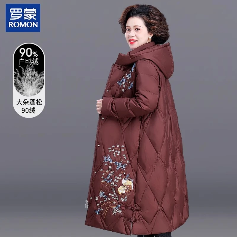 罗蒙胖妈妈冬装90羽绒服长款过膝中老年女装绣花带帽外套阔太太