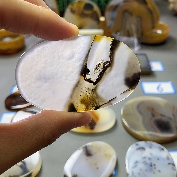 玛瑙/玉髓未镶嵌珠宝半成品152