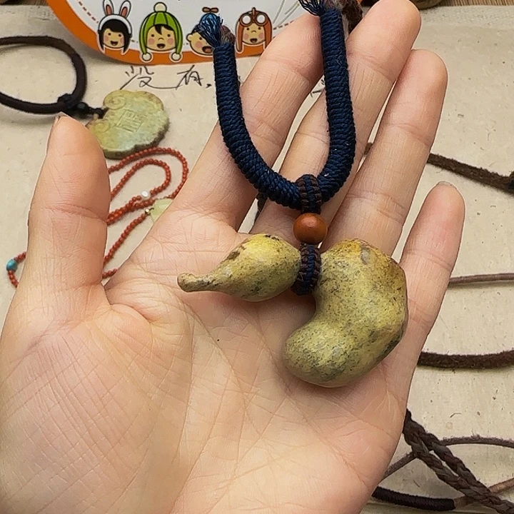 九***九和田玉未镶嵌颈饰