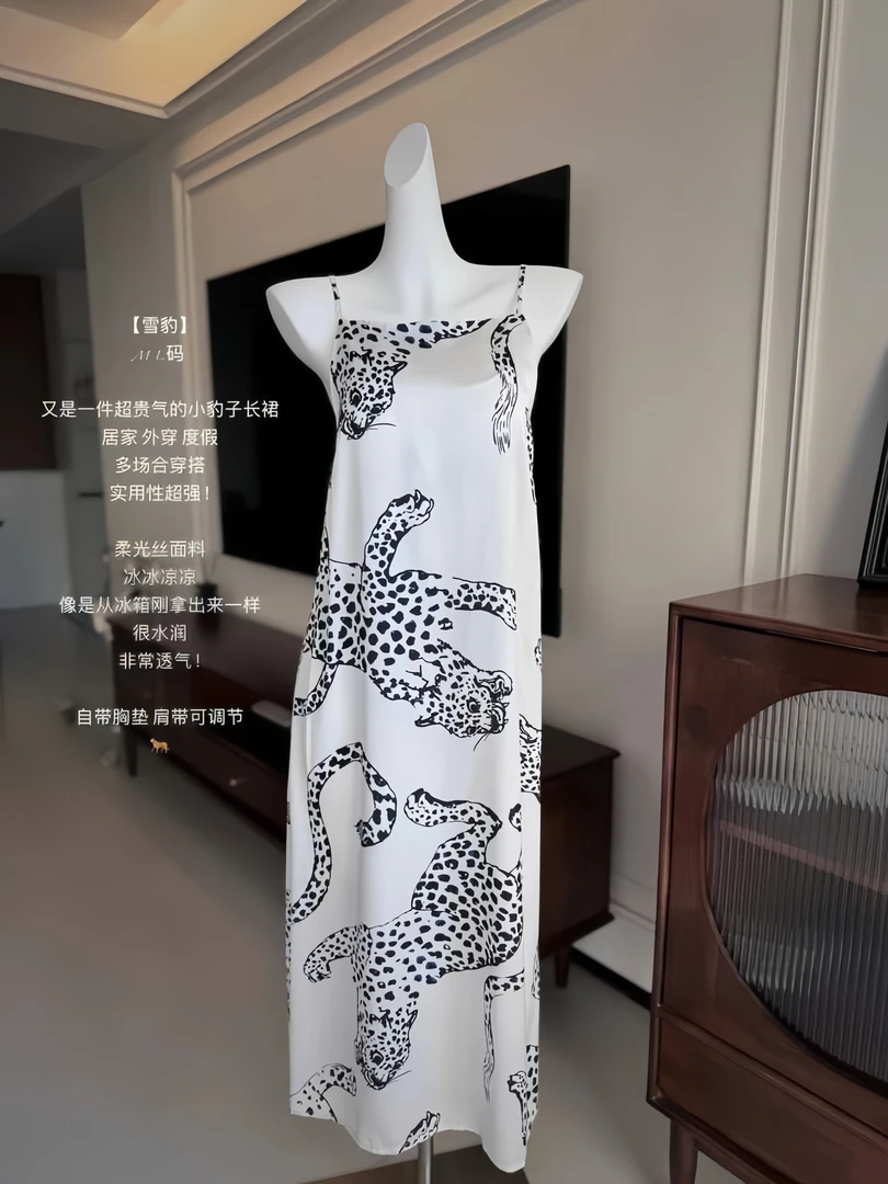 修身秀气豹纹印花吊带睡裙2025夏季新款甜美带胸垫长裙女士家居服