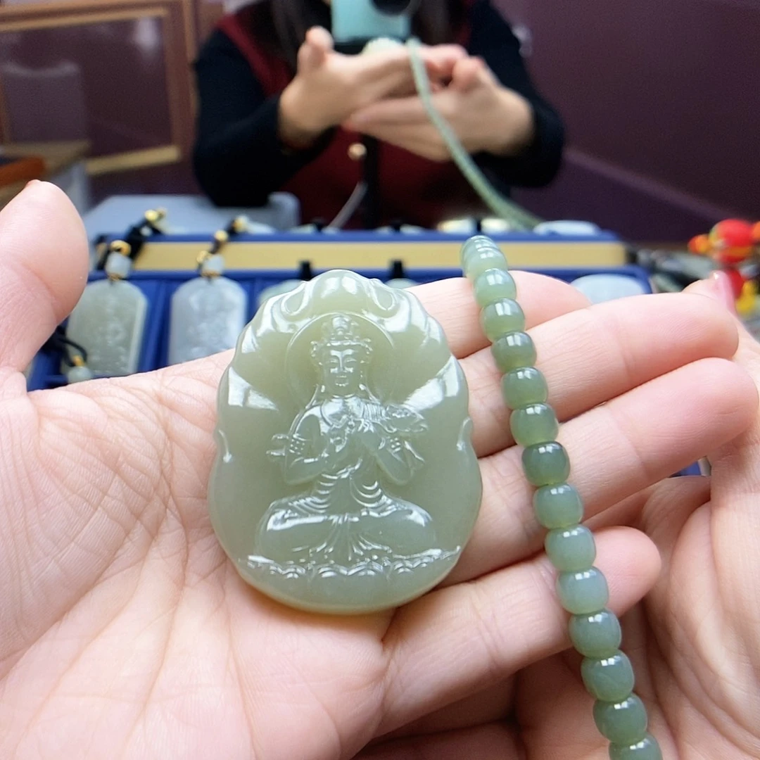 和田玉颈饰未镶嵌天*