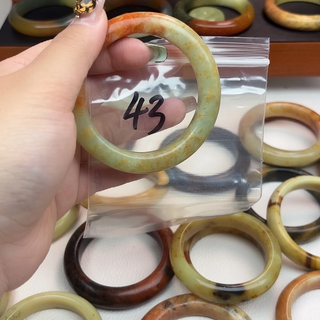 N***G蛇纹石玉未镶嵌手镯