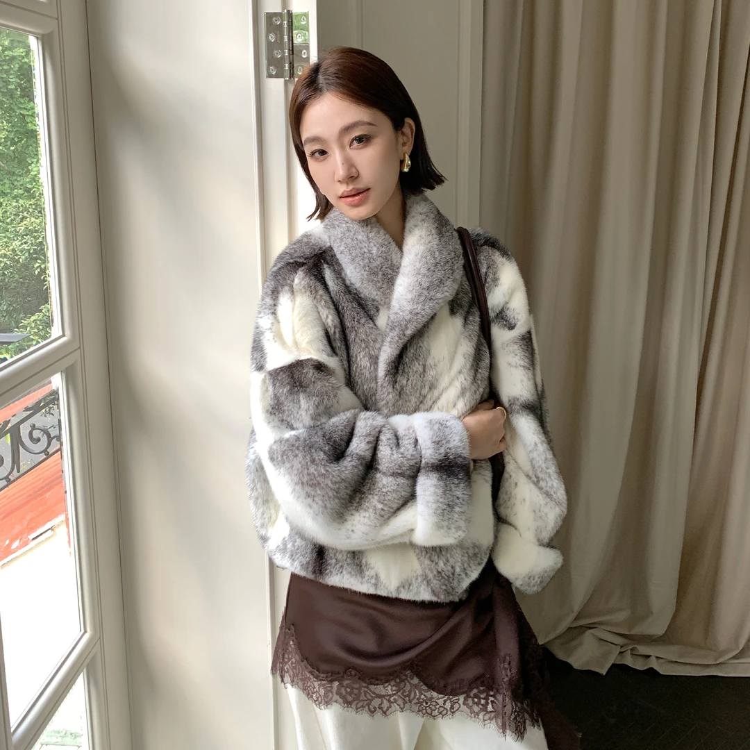 淇淇家「停云落月」进口紫标级天鹅绒十字貂水貂挽袖短款皮草外套