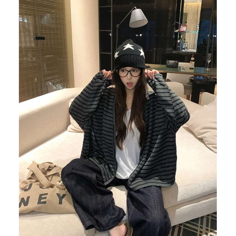 慵懒松弛感百搭黑灰条纹v领开衫外套女秋冬新款韩系长袖休闲上衣