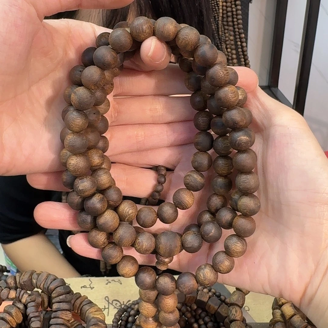 沉香手串绿奇楠1.0多圈瑕疵多样性发一条