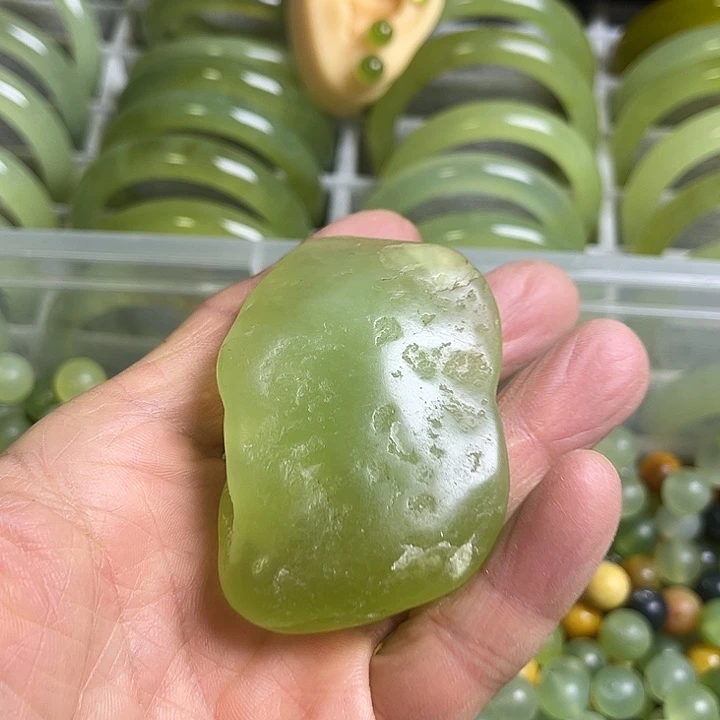 合金蛇纹石玉颈饰