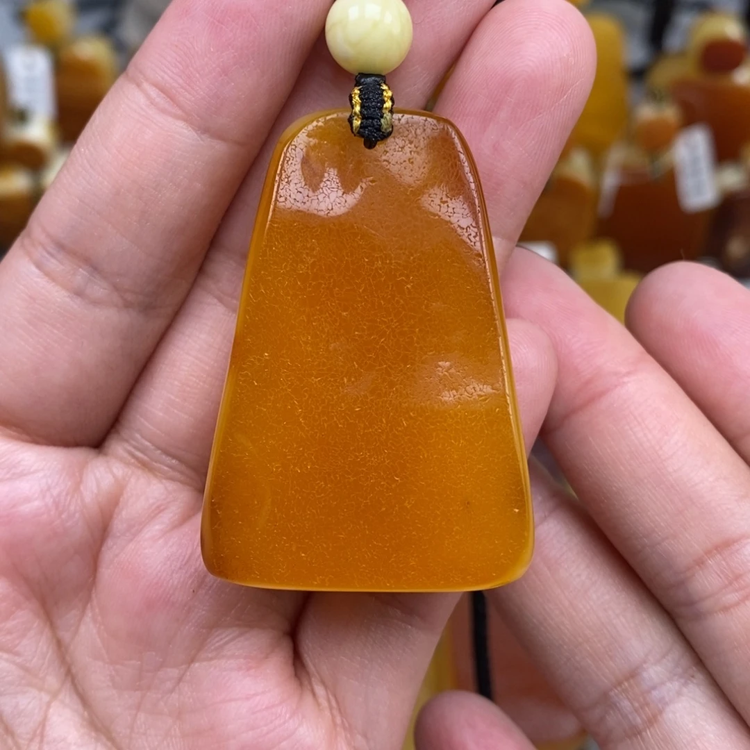 未镶嵌琥珀珠宝奇石