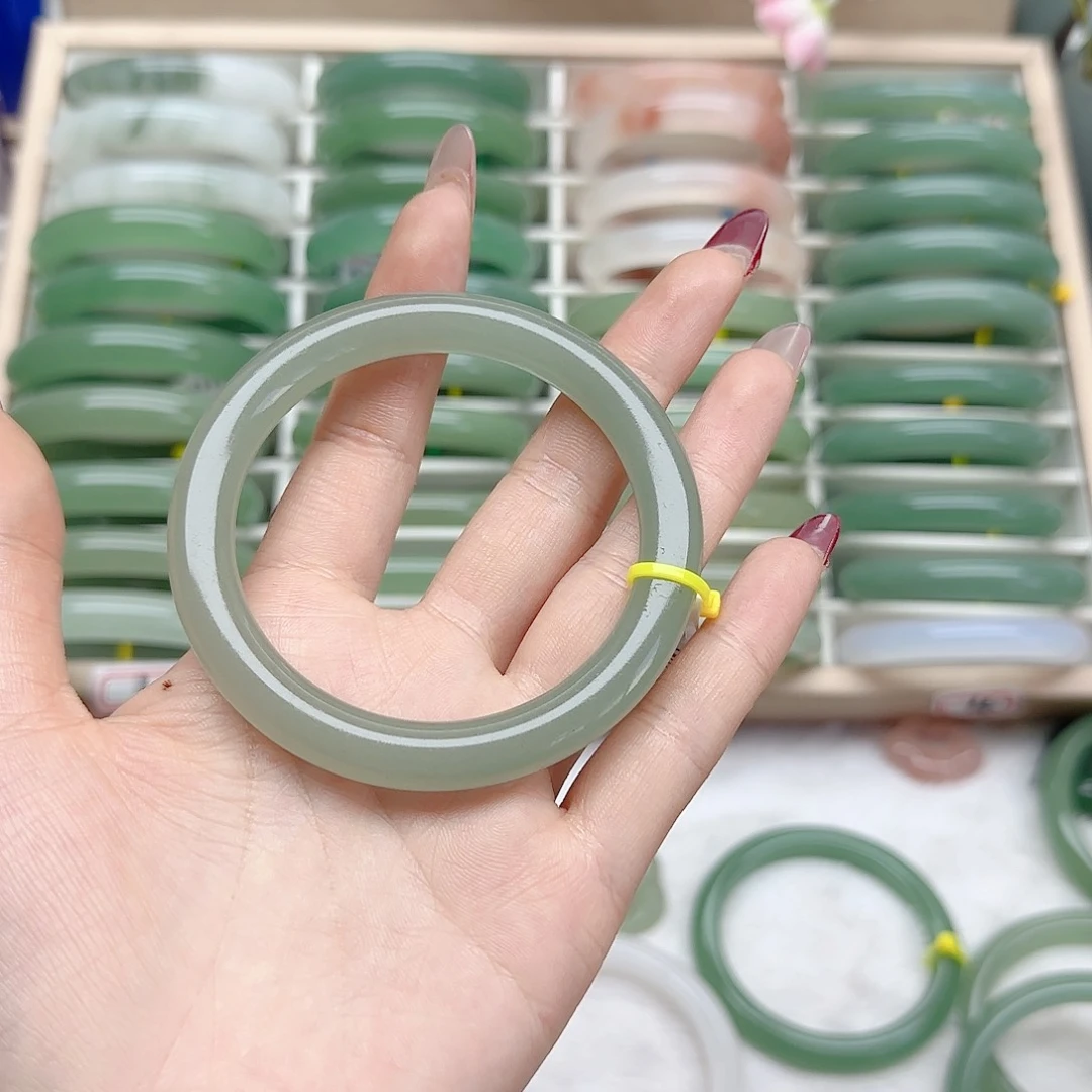 石英质玉手镯未镶嵌5859口径