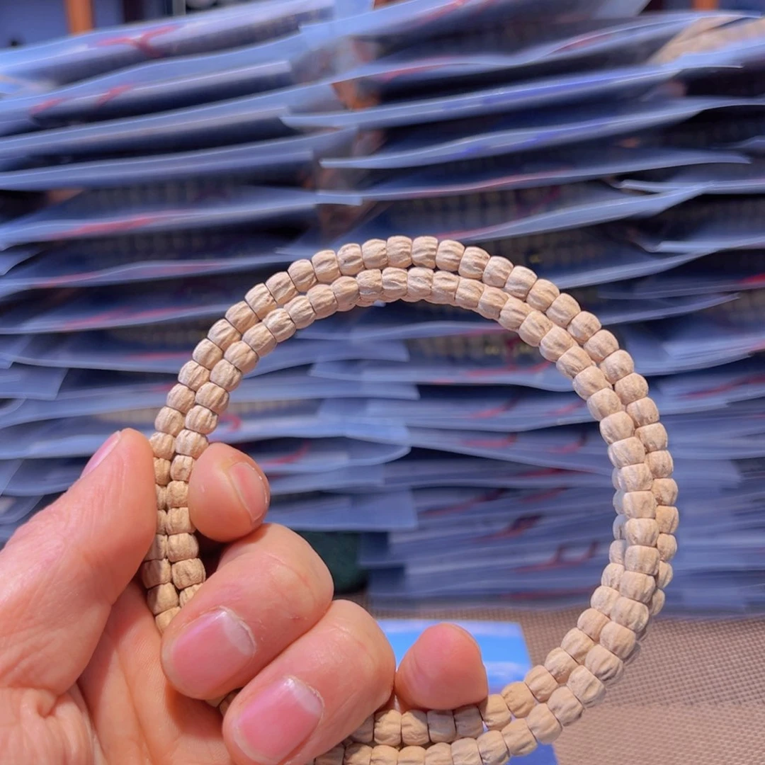 柏香籽/百香籽吊坠U****?