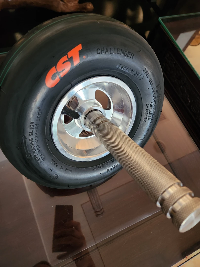 健腹轮真空胎铝合金轮毂27直径，304不锈钢手柄直径30，手柄总长41？