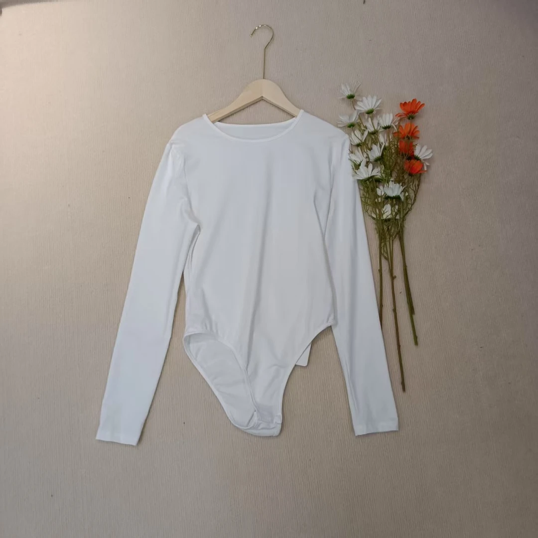 唯琳剪标   7仓H7-7-3589款   白色圆领连体上衣