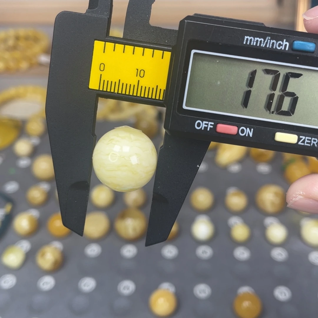 琥珀未镶嵌裸石65号