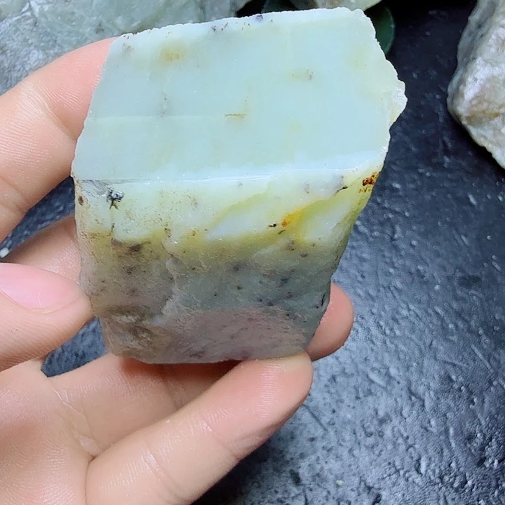 未镶嵌和田玉（糖玉）珠宝奇石