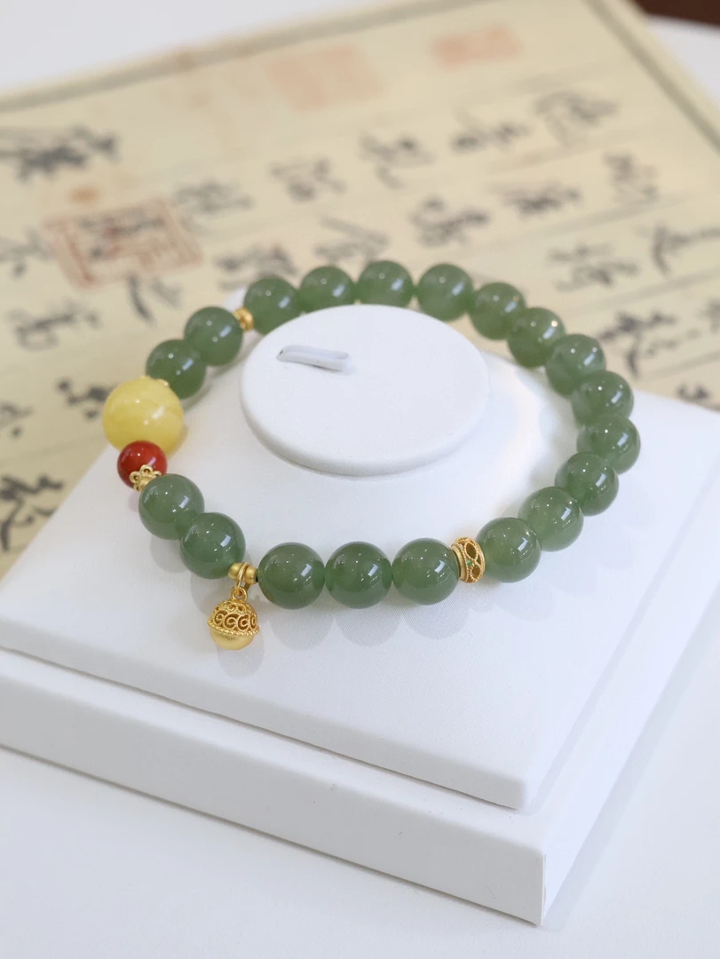 和田玉湖水绿手串尺寸8mm