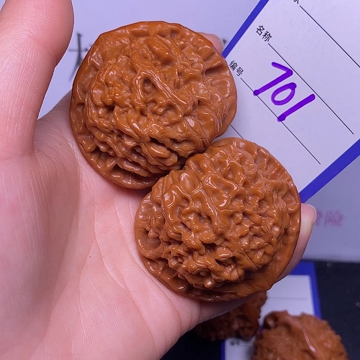 嗯***王文玩核桃把件701/49官帽