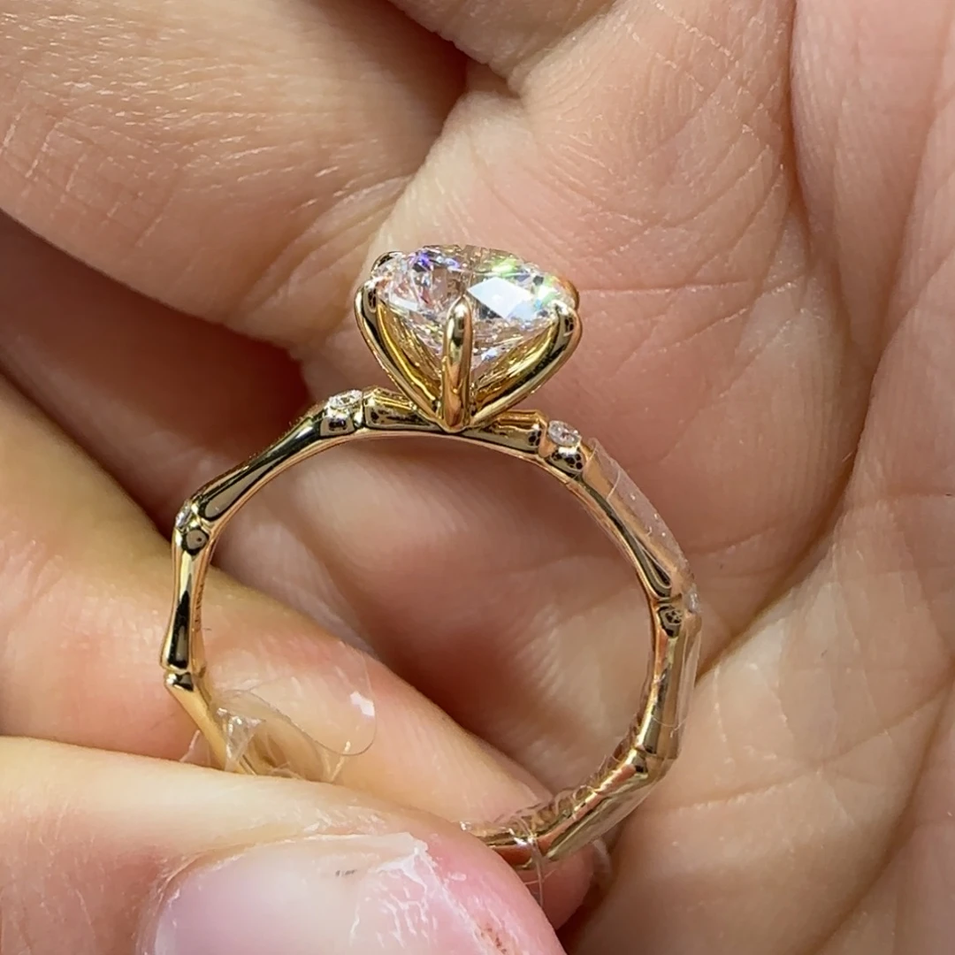 实验室培育钻石18K金镶嵌竹节设计款1卡11号