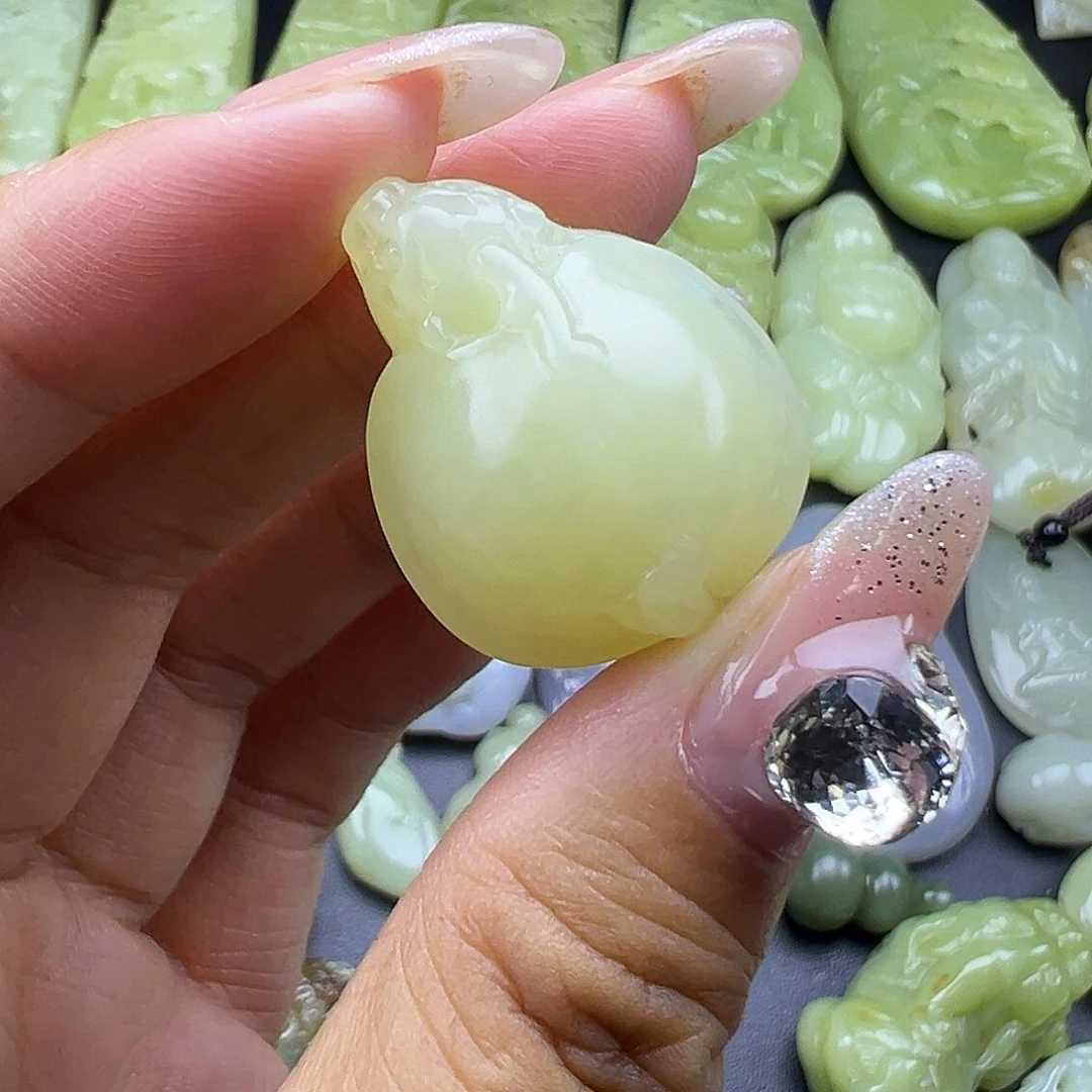 8***3和田玉未镶嵌吊坠(不含链)