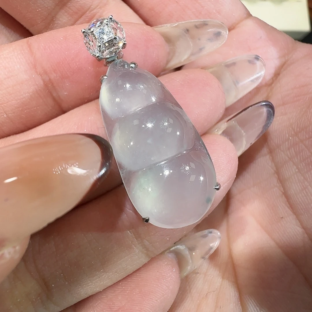 【闪购商品】颈饰18K金镶嵌翡翠