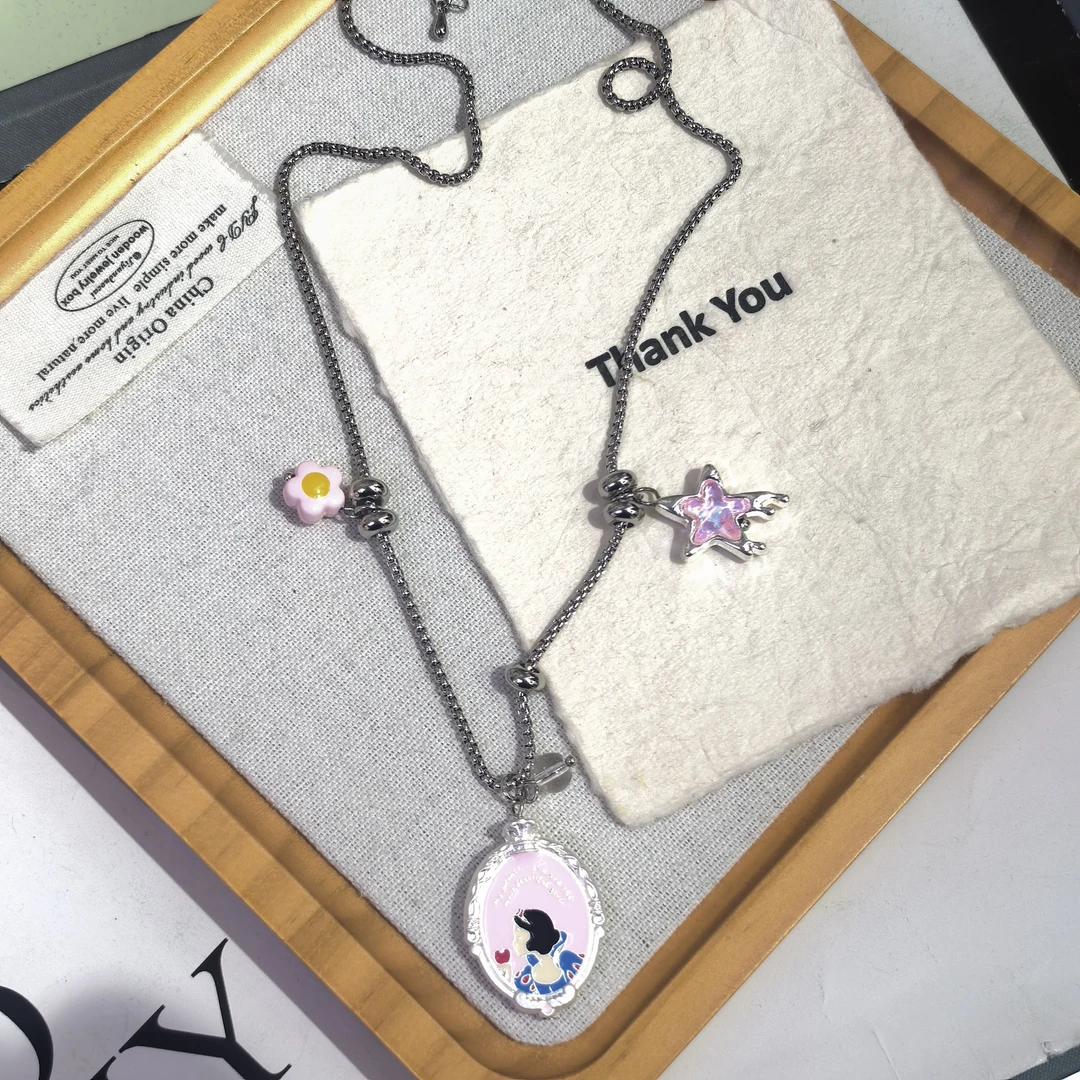 F295粉色小女孩小镜子项链