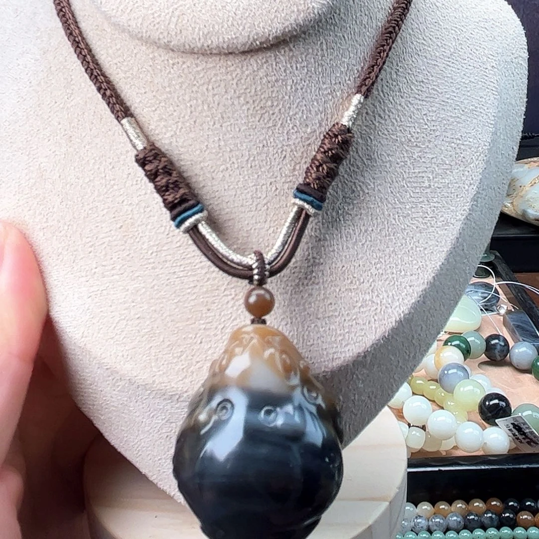 颈饰未镶嵌和田玉