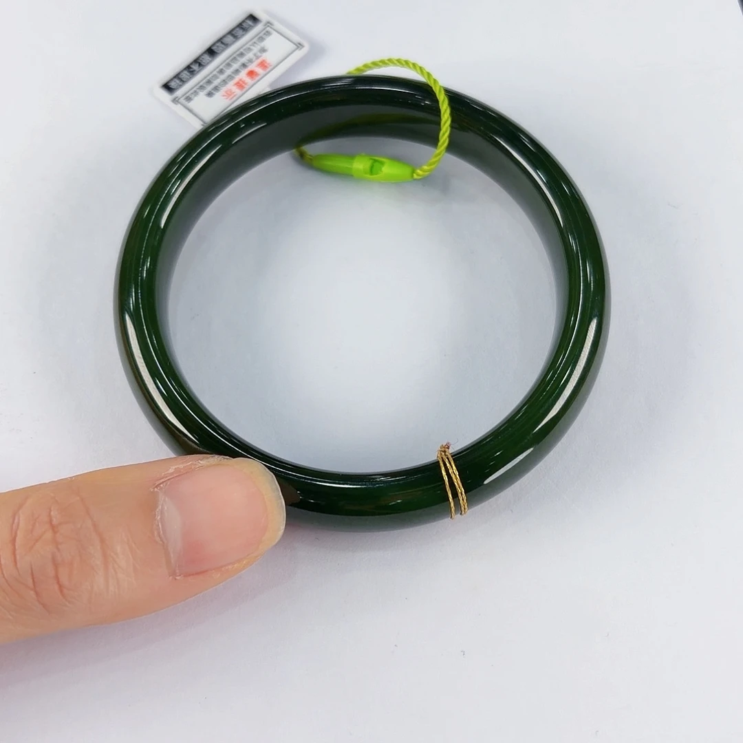清***泉和田玉（碧玉）未镶嵌手镯