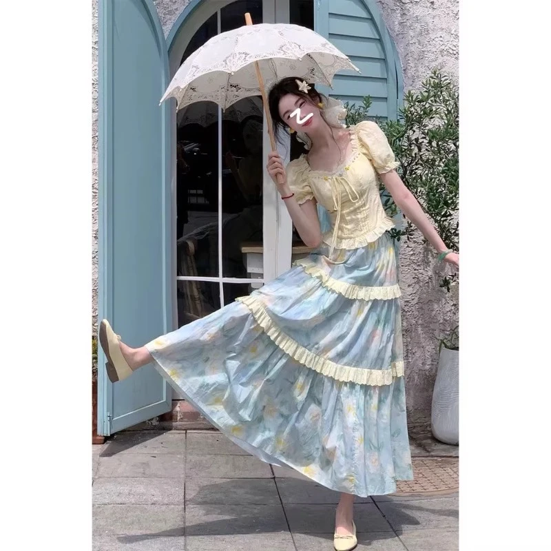【小雪专属】2025夏季法式扎染刺绣印花方领收腰甜美连衣裙套装