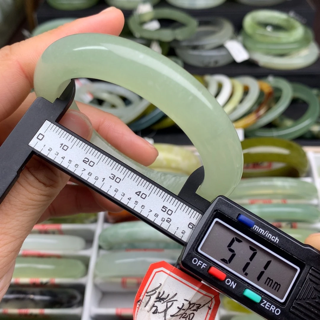 蛇纹石玉未镶嵌手镯775