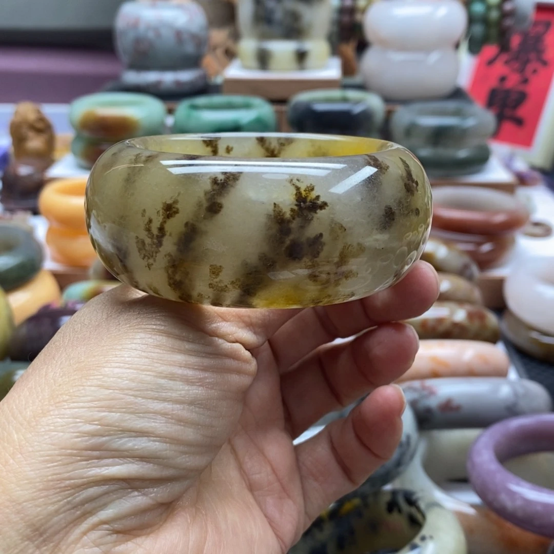 石英岩玉手镯未镶嵌伊*