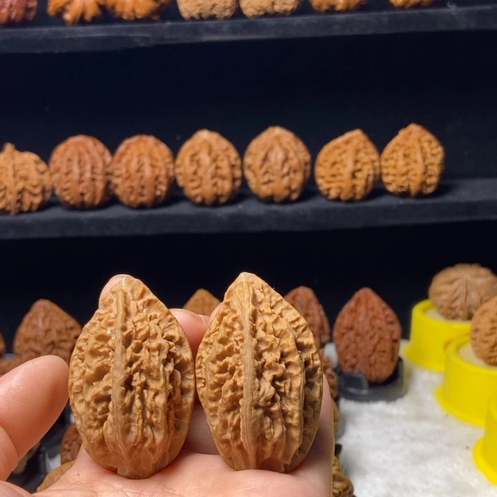 文玩核桃把件16号车