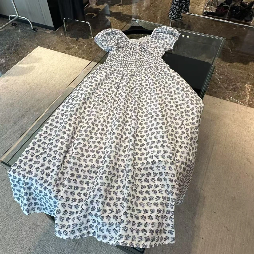 经典复古碎花泡泡袖收腰连衣裙