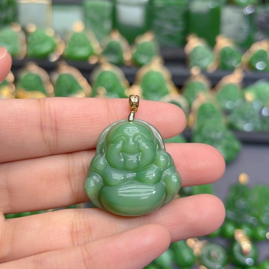 颈饰18K金镶嵌和田玉（碧玉）