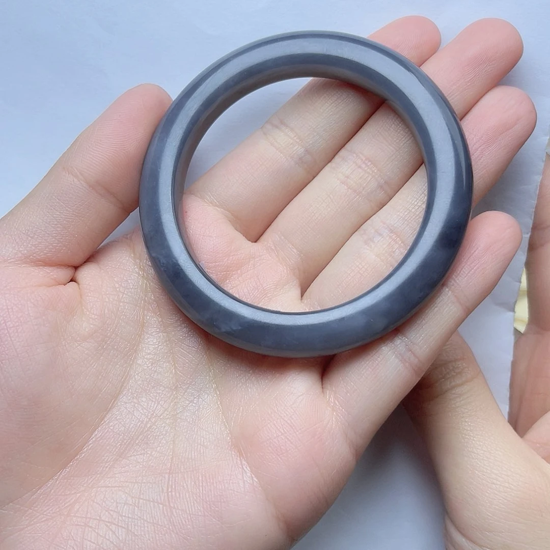 和田玉手镯54加圈口。k k 未镶嵌