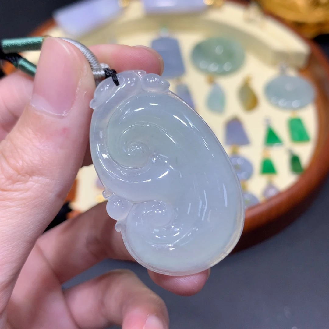 翡翠吊坠(不含链)18K金镶嵌