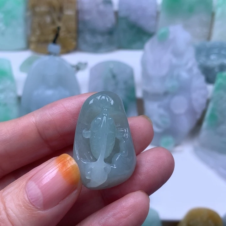 定制翡翠未镶嵌挂件金鱼挂件