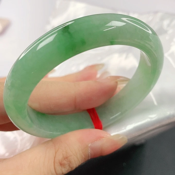 未镶嵌手镯翡翠，825